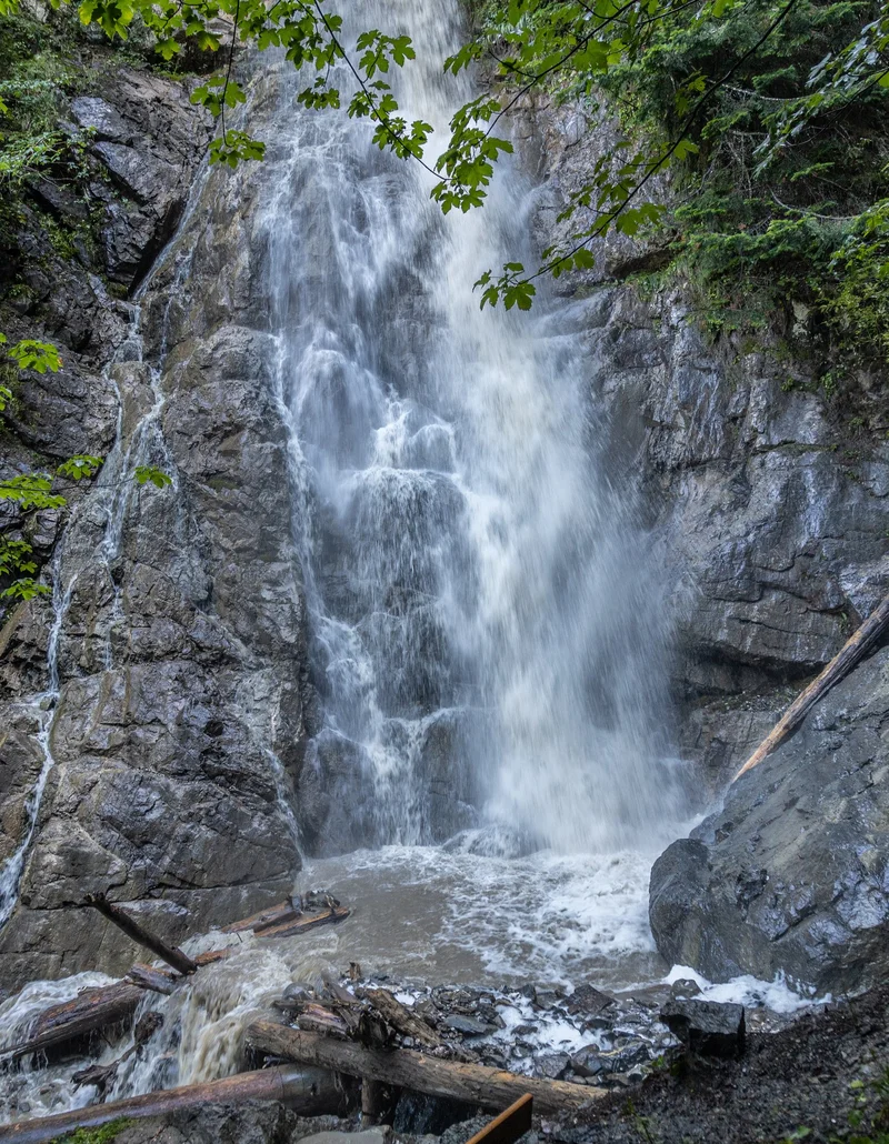Wasserfall bei der Höllschlucht