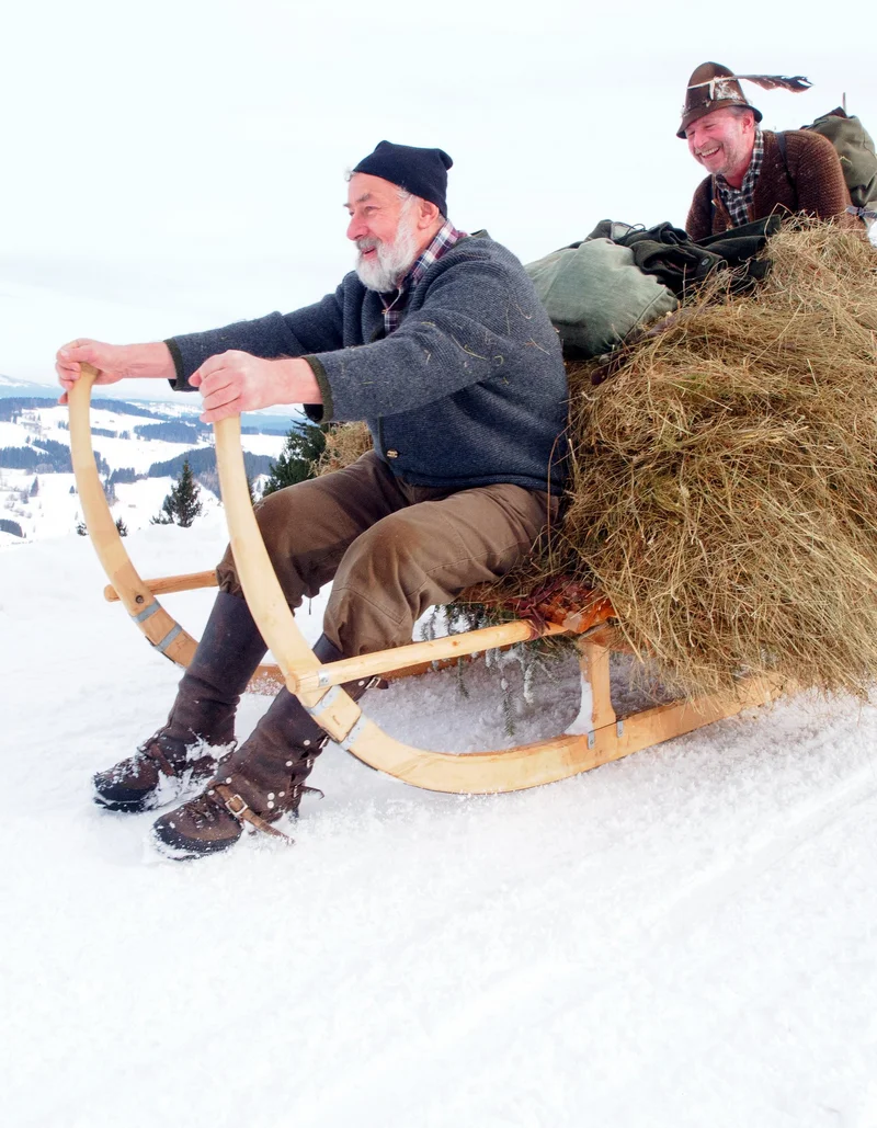 Schalenggenrennen Pfronten im Allgäu Ein Schlitten bei der Abfahrt beim Schalenggenrennen in Pfronten im Allgäu.